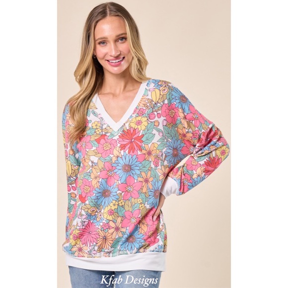 ❤️LAST 1! V Neck Floral Print Sweatshirt w/Contrast Neckline, Cuffs, and Band! - Picture 2 of 9